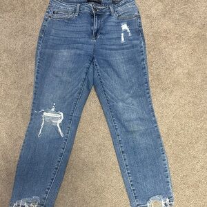 Stylish Judy Blue  Distressed Women Jeans